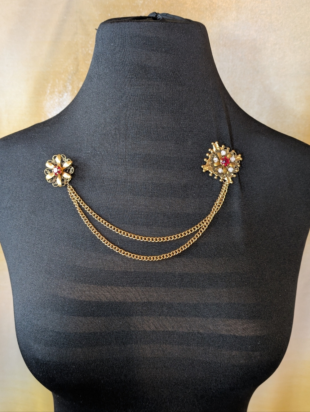 Men's Gold Suit Collar Chain Brooch with Rhinestone and Pearls